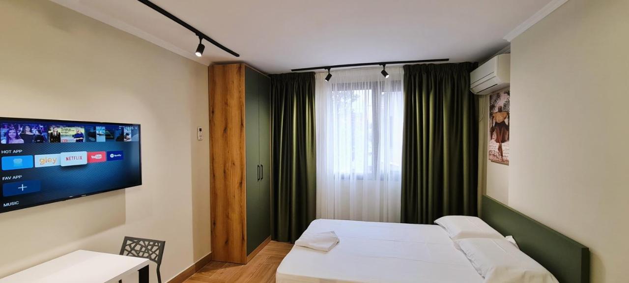 2V1 - Center Apartment 3 Тирана Экстерьер фото