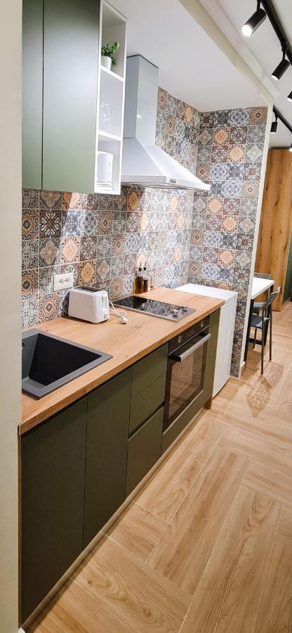2V1 - Center Apartment 3 Тирана Экстерьер фото